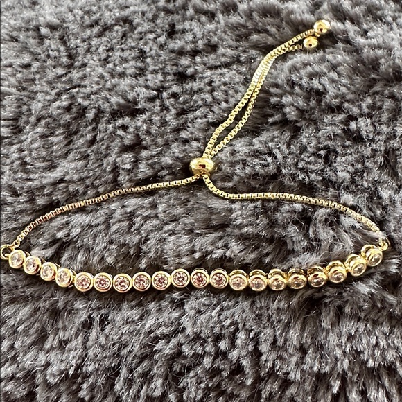 Elegant Gold and Diamond like Bracelet - Picture 7 of 7